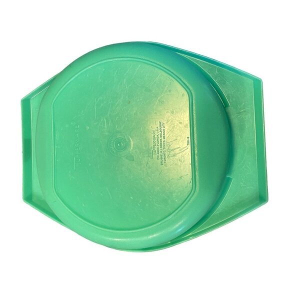 Vintage Tupperware Jadeite Green Serving Food Storage Container 2 Piece - Picture 2 of 3